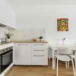 Aparthouse Gdanska Apartment *