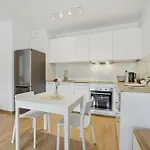 Aparthouse Gdanska Apartment Lodz